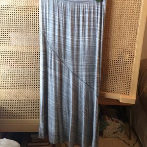 Super comfy & flattering grey maxi skirt